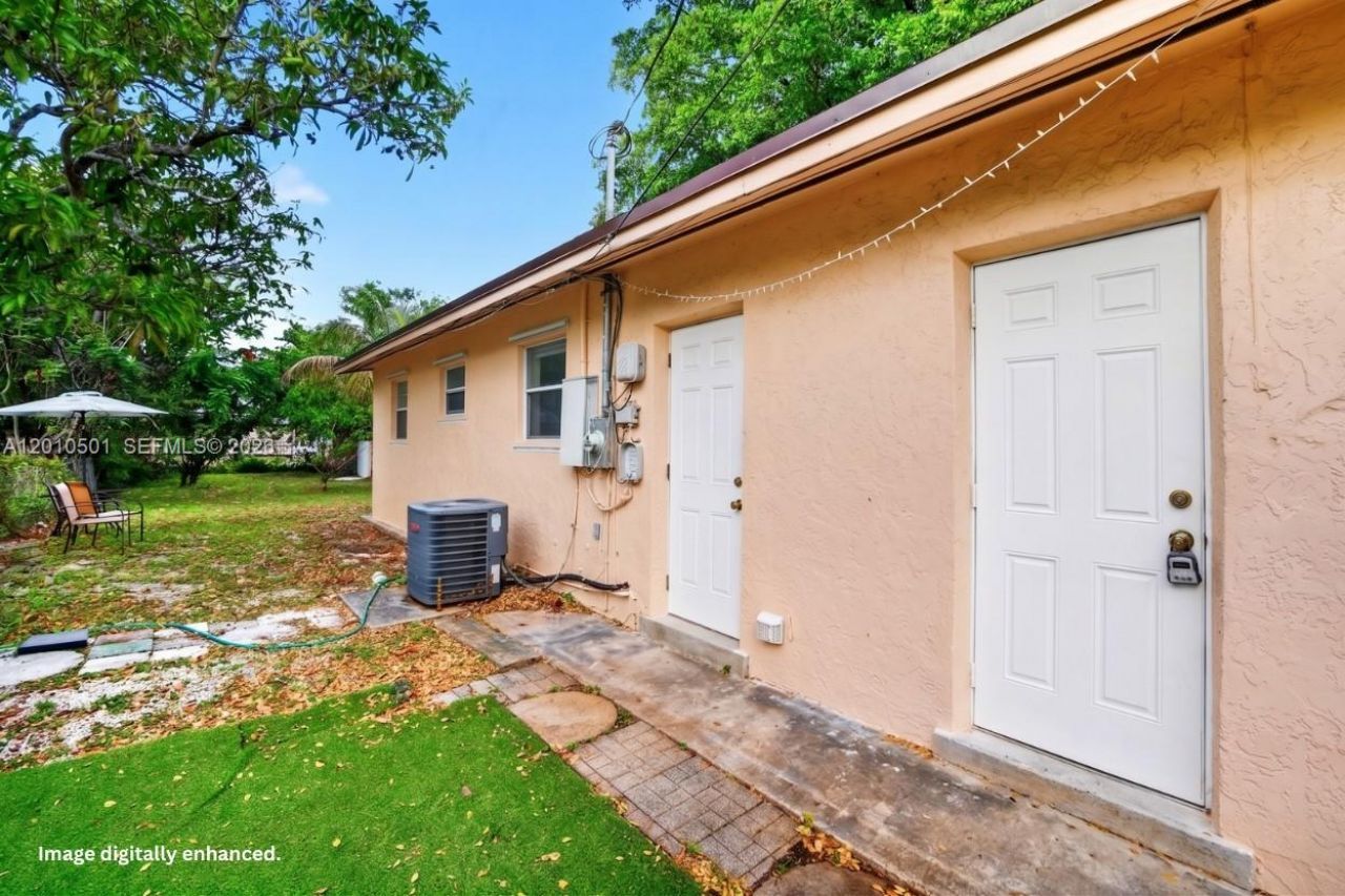 2437 NW 20th St, Fort Lauderdale, FL 33311 Photo