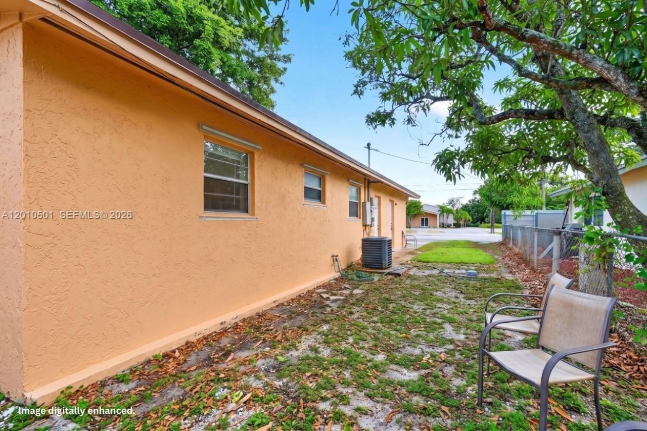 2437 NW 20th St, Fort Lauderdale, FL 33311 Photo