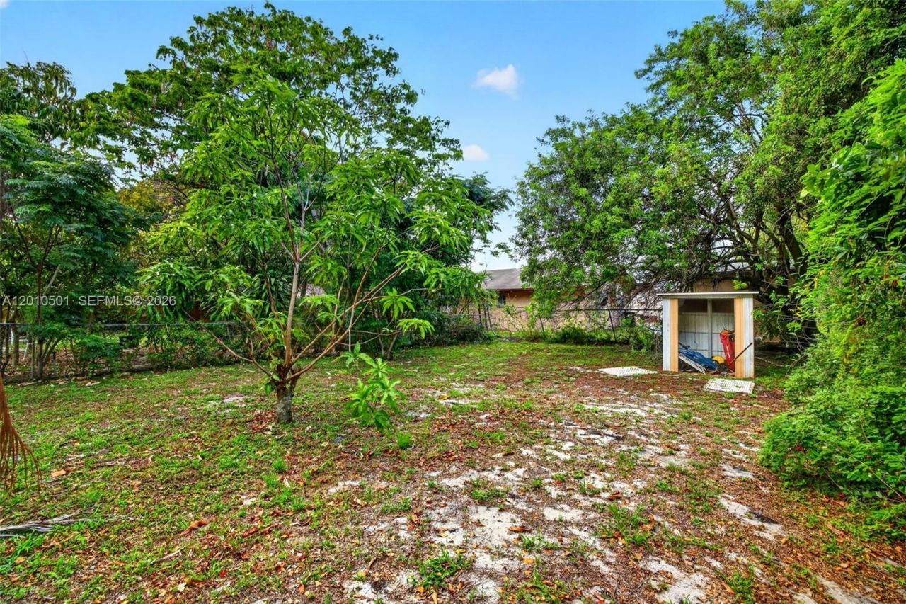2437 NW 20th St, Fort Lauderdale, FL 33311 Photo