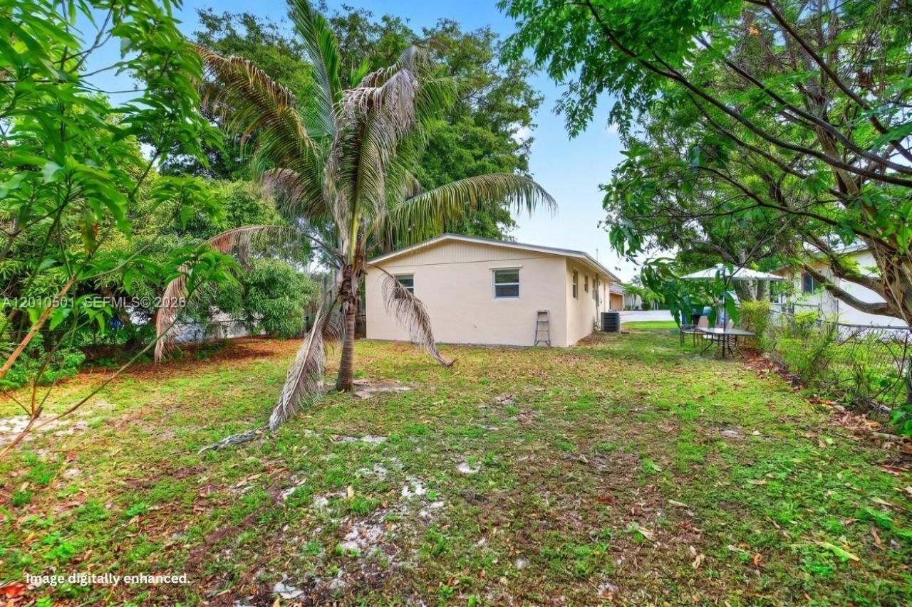 2437 NW 20th St, Fort Lauderdale, FL 33311 Photo