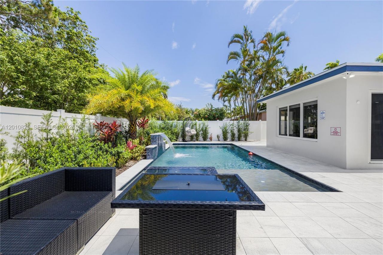 1104 N 13th Ter , Hollywood, FL 33019 Photo