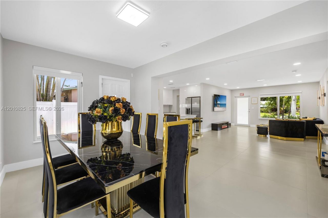 1104 N 13th Ter , Hollywood, FL 33019 Photo