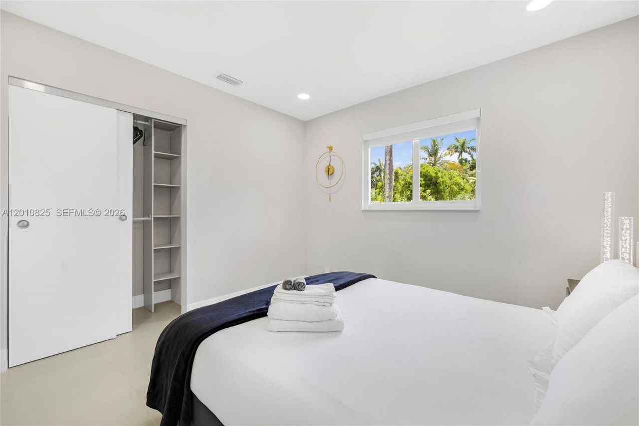 1104 N 13th Ter , Hollywood, FL 33019 Photo