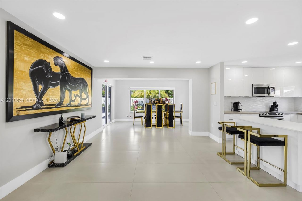 1104 N 13th Ter , Hollywood, FL 33019 Photo