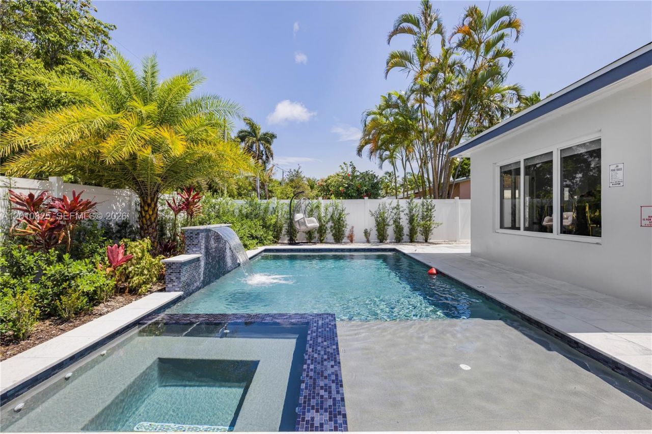 1104 N 13th Ter , Hollywood, FL 33019 Photo