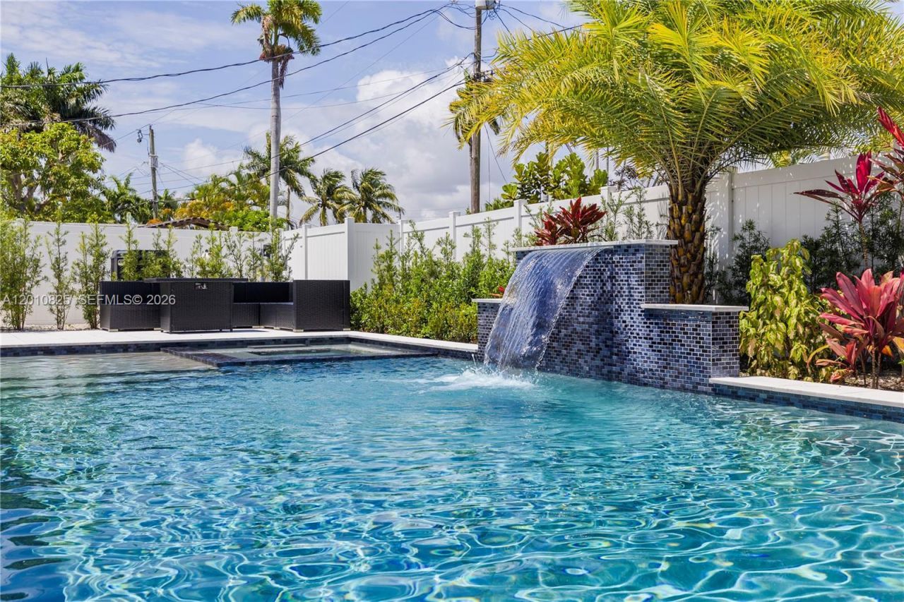 1104 N 13th Ter , Hollywood, FL 33019 Photo