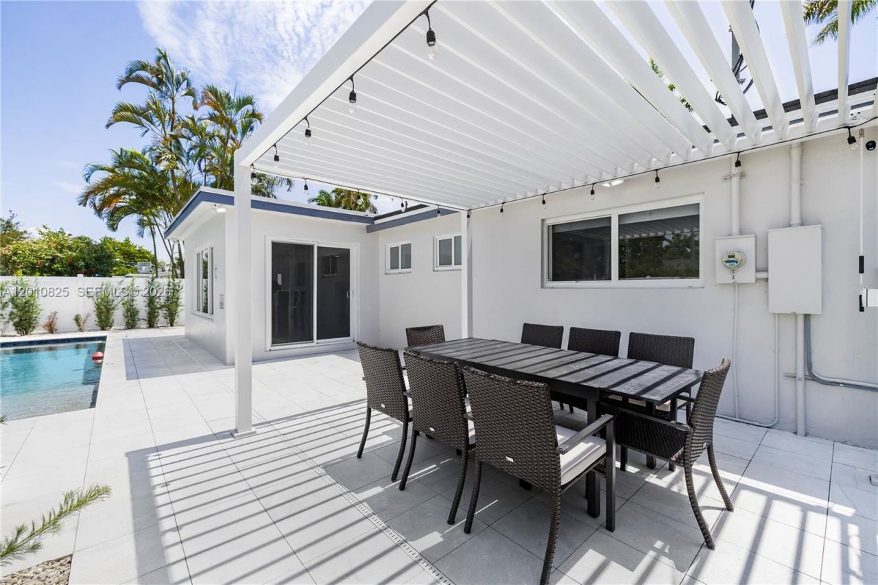 1104 N 13th Ter , Hollywood, FL 33019 Photo