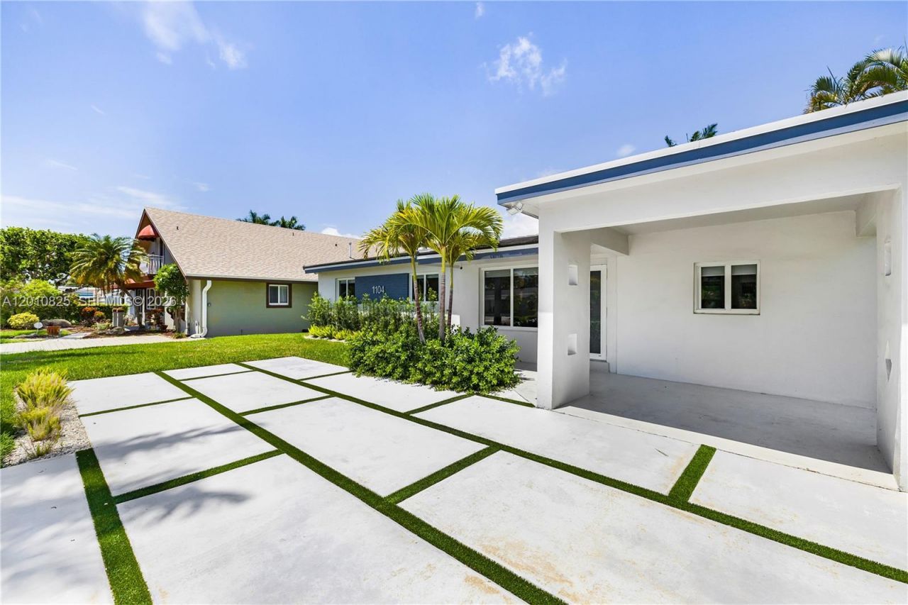 1104 N 13th Ter , Hollywood, FL 33019 Photo