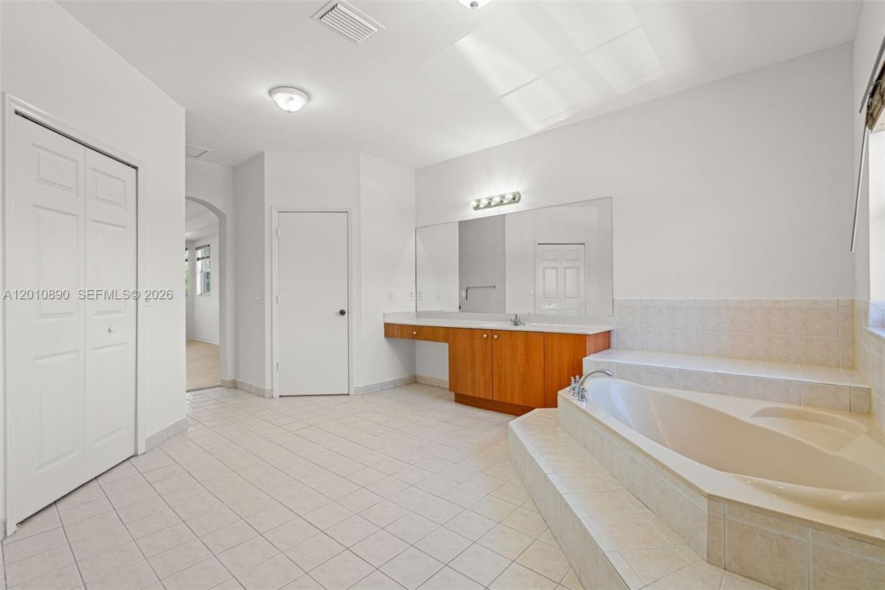2720 SW 156th Pl , Miami, FL 33185 Photo