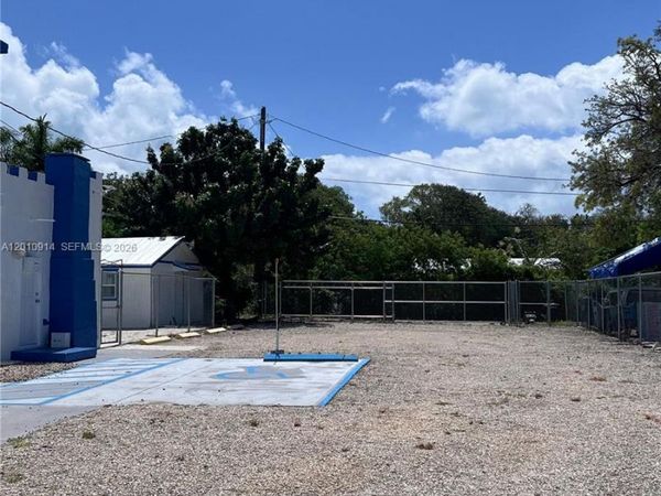 91461 Overseas Hwy , Tavernier, FL 33070