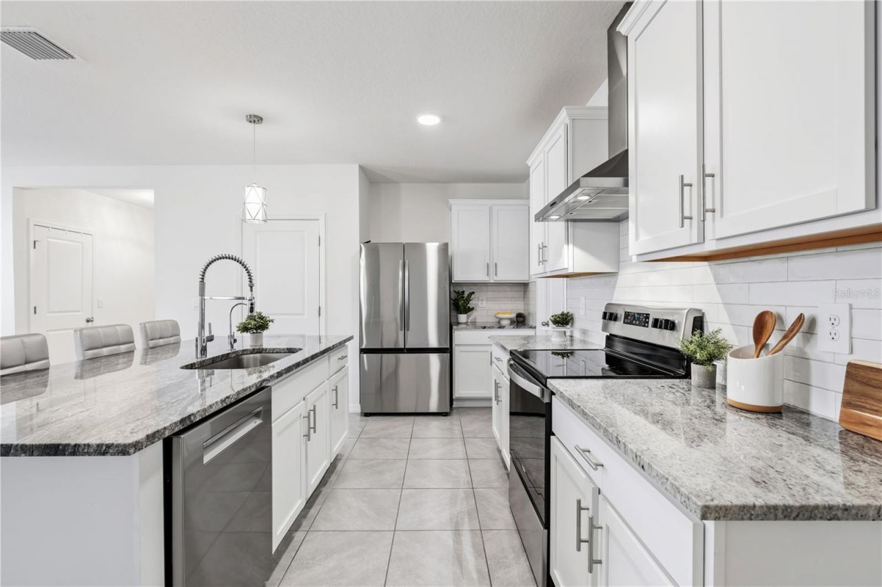 3307 Hilltop Circle, Bradenton, FL 34211 Photo