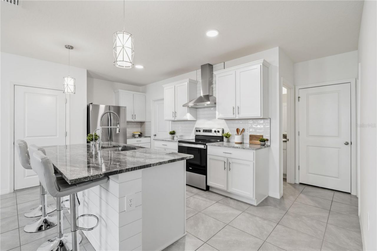 3307 Hilltop Circle, Bradenton, FL 34211 Photo