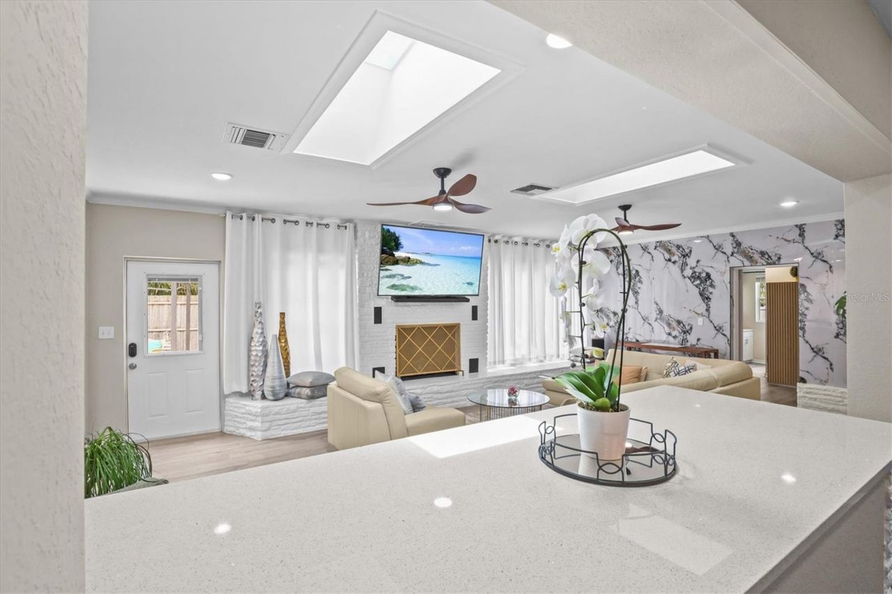 231 Lime Circle S, Dunedin, FL 34698 Photo