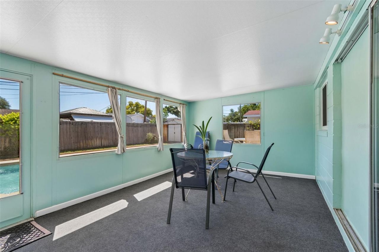 2863 60th Way N, Saint Petersburg, FL 33710 Photo