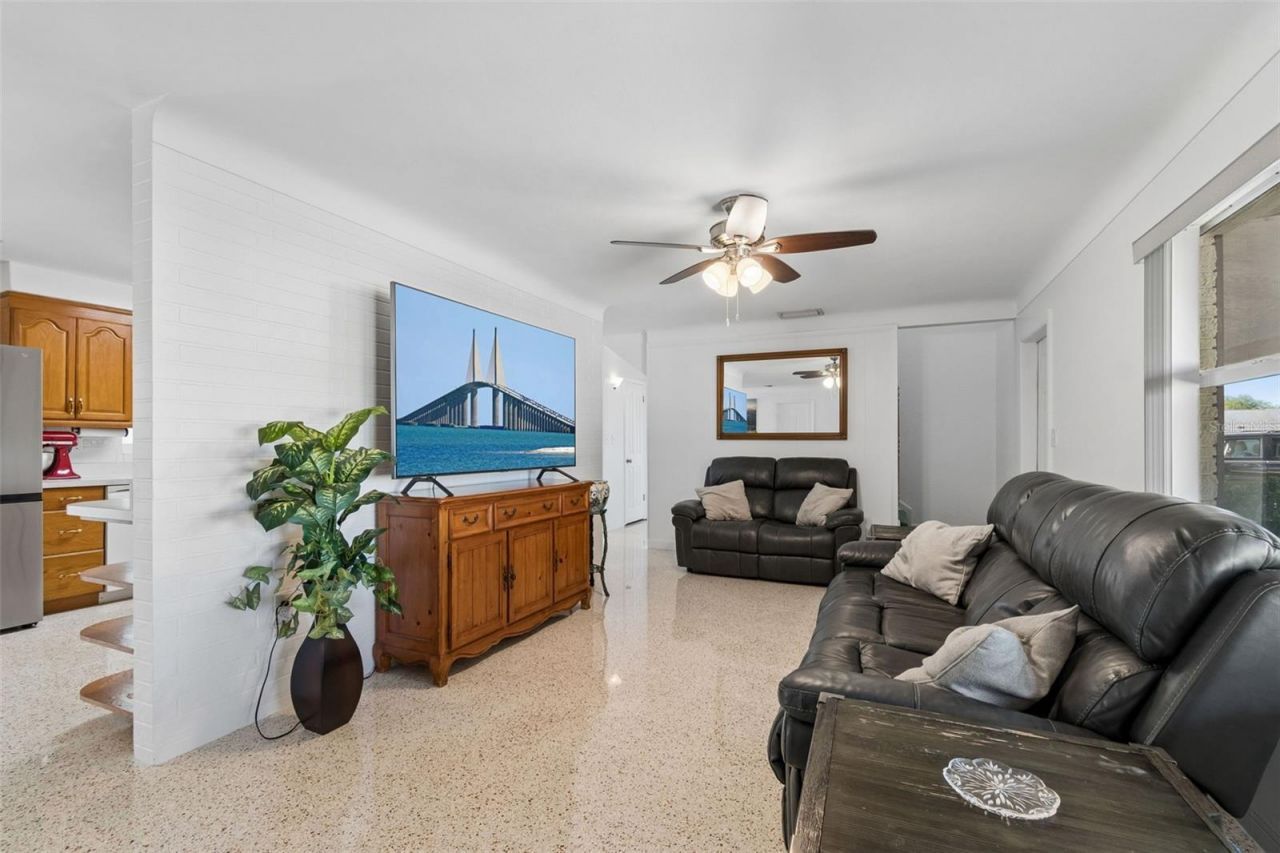 2863 60th Way N, Saint Petersburg, FL 33710 Photo