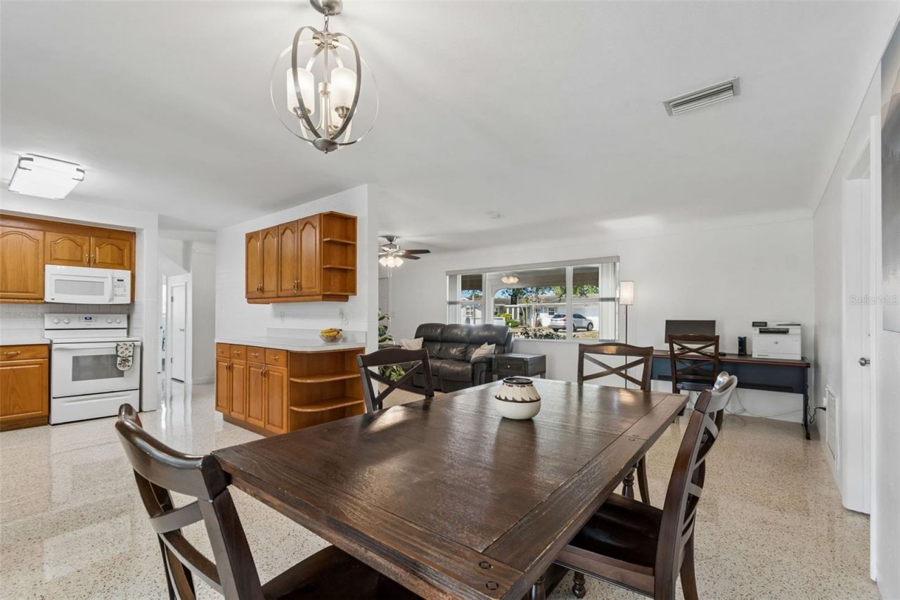2863 60th Way N, Saint Petersburg, FL 33710 Photo