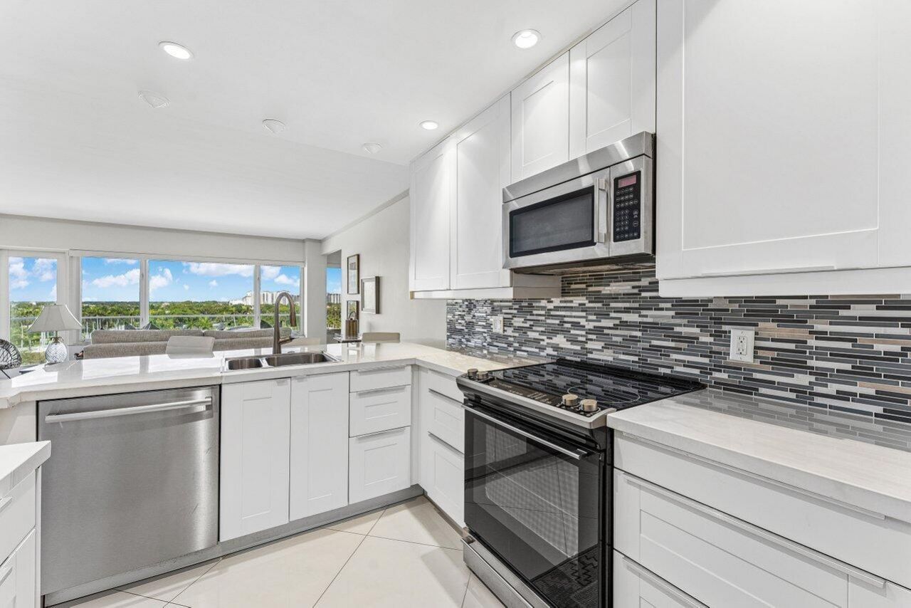 701 E Camino Real, Boca Raton, FL 33432 Photo