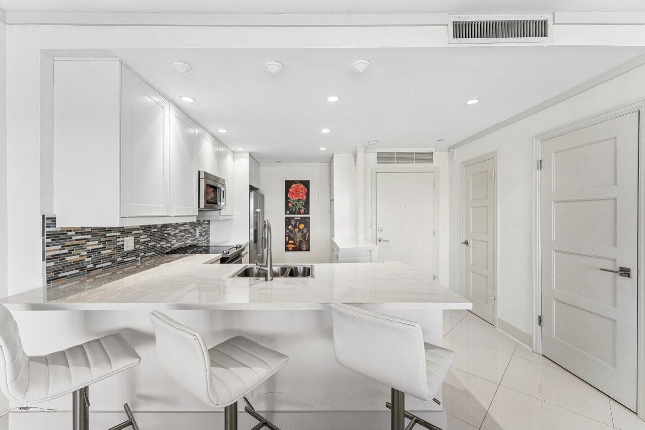 701 E Camino Real, Boca Raton, FL 33432 Photo