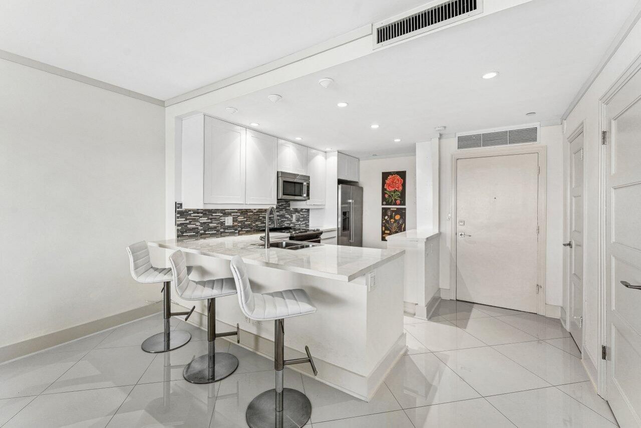 701 E Camino Real, Boca Raton, FL 33432 Photo