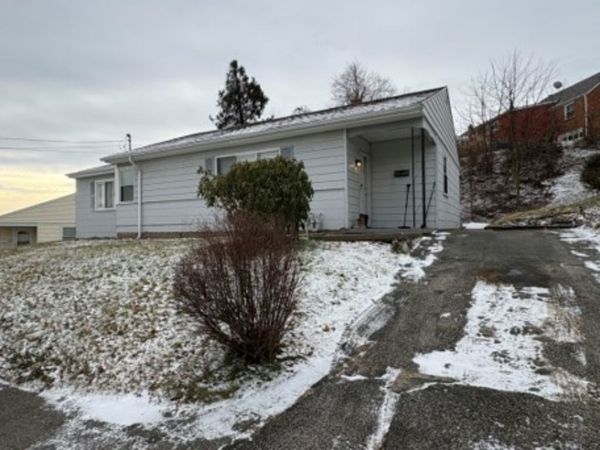 318 Dersam St , Mckeesport, PA 15133