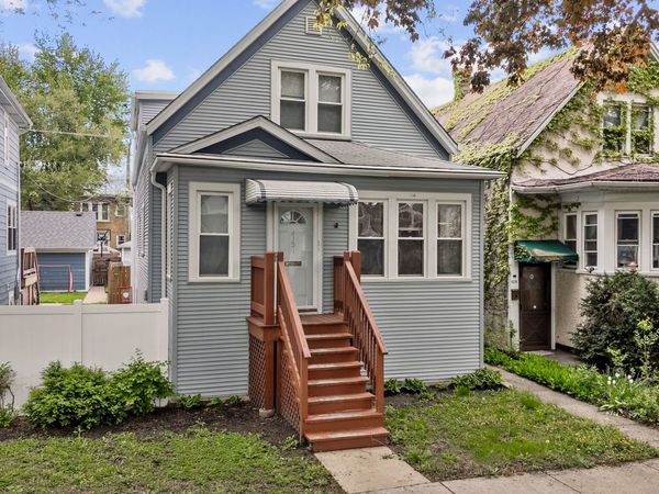 4131 N Richmond Street N, Chicago, IL 60618