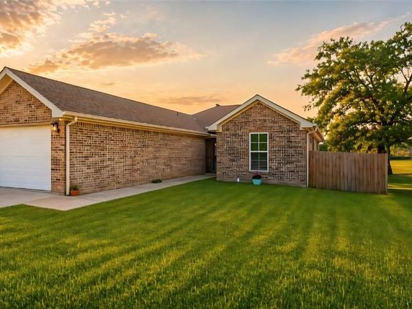 109 Baker Street, Mount Vernon, TX 75457