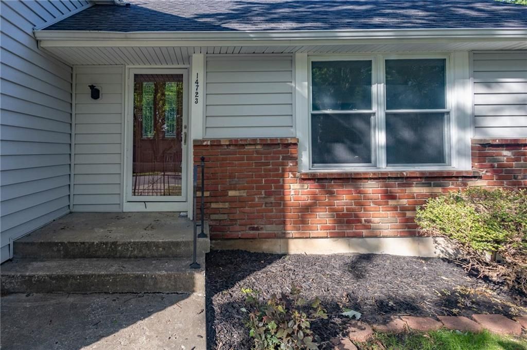 14723 S Wyandotte Drive, Olathe, KS 66062 Main Photo