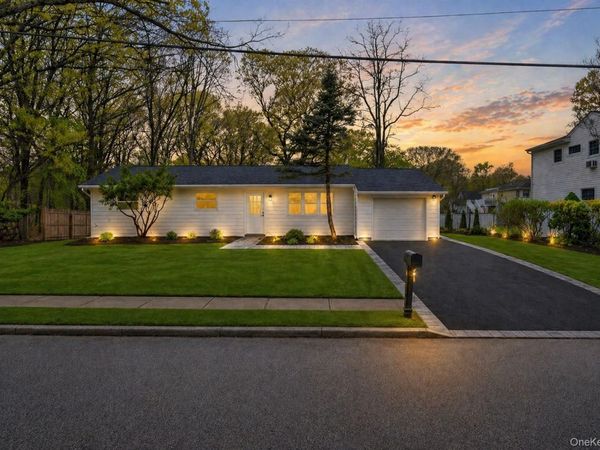 108 Avenue B, Holbrook, NY 11741