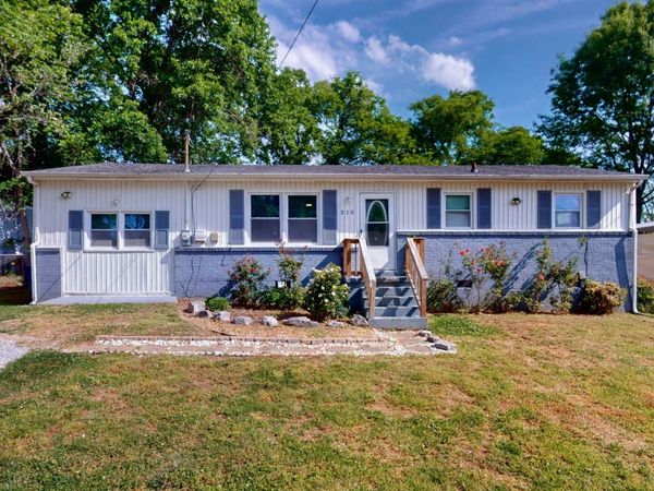 215 Chestnut Dr, Shelbyville, TN 37160
