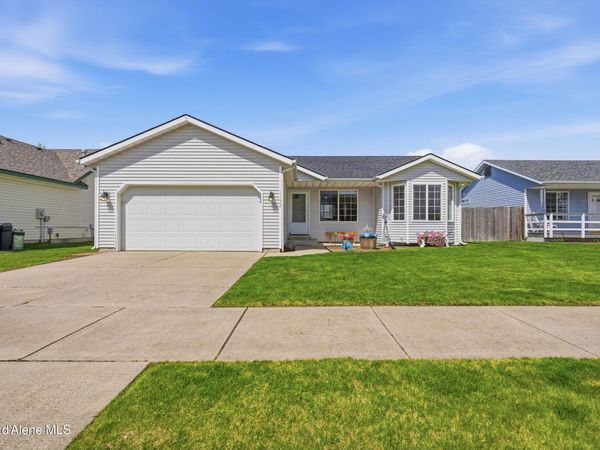 11672 N Stinson Loop, Hayden, ID 83835