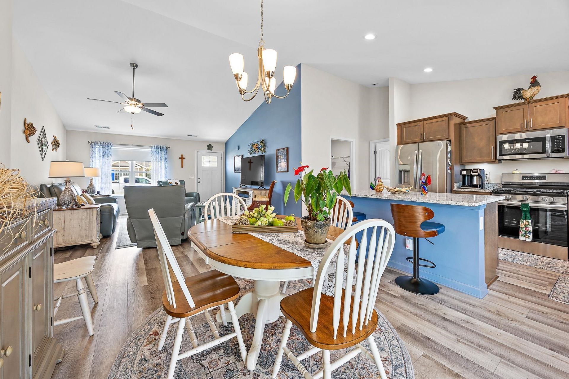 779 Woodside Dr.  Photo 14