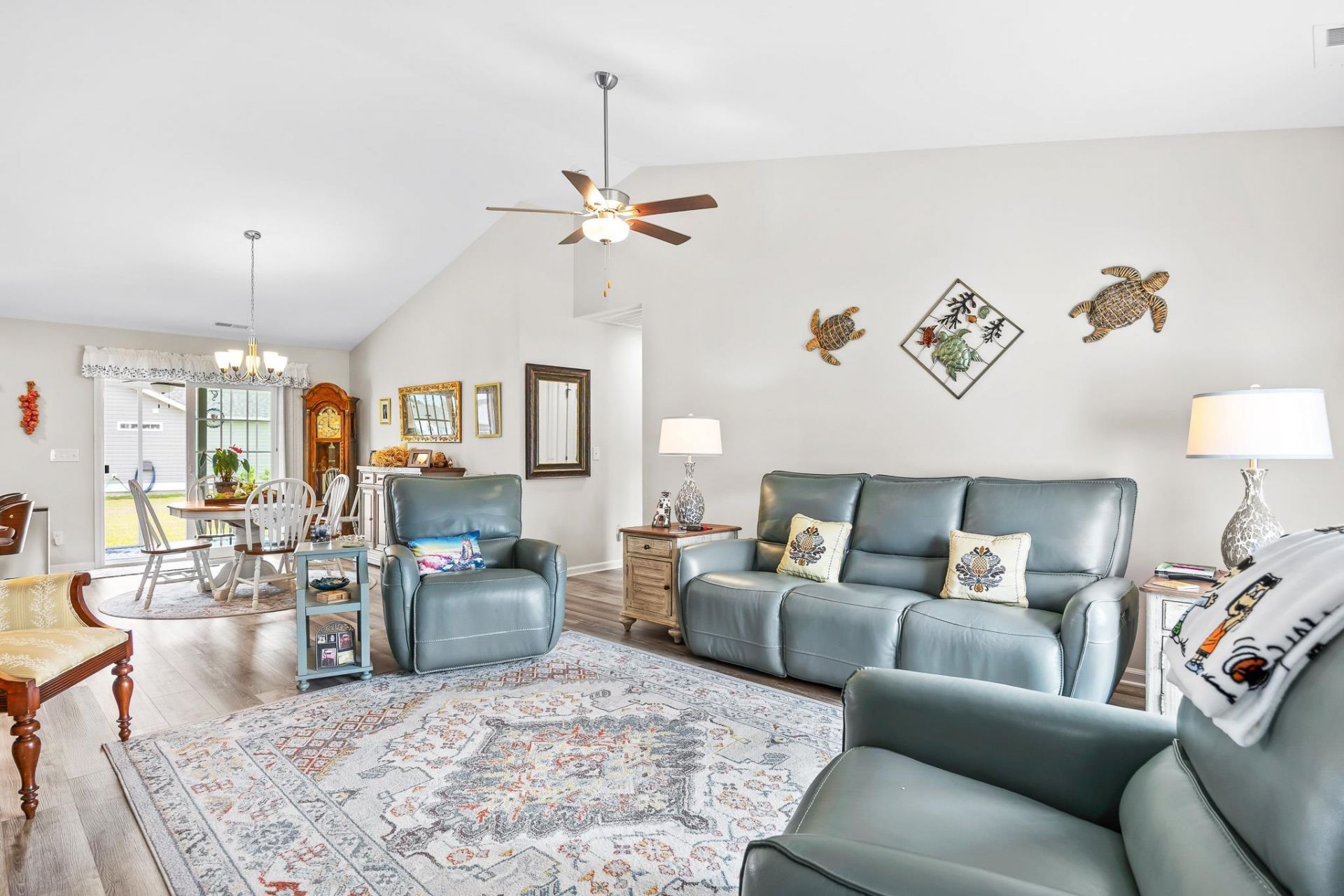 779 Woodside Dr.  Photo 8