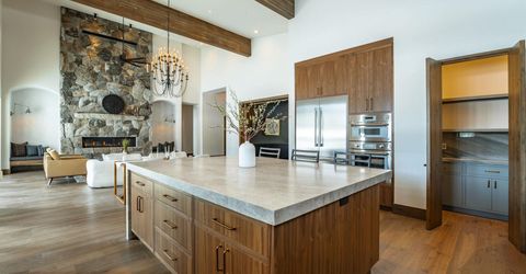 11646 Henness Road, Truckee, CA 96161 Photo