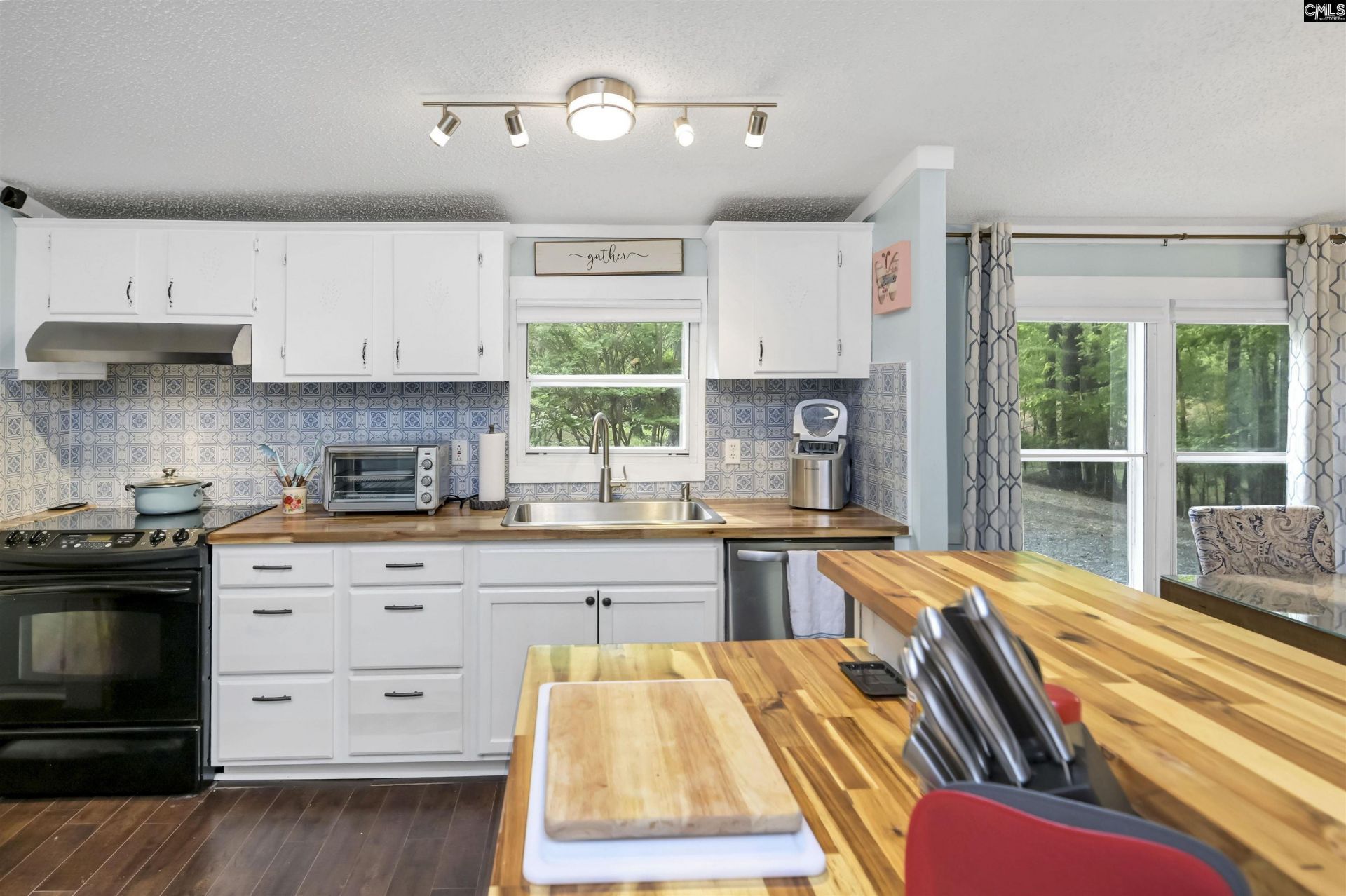 2075 Great North Road  Photo 15
