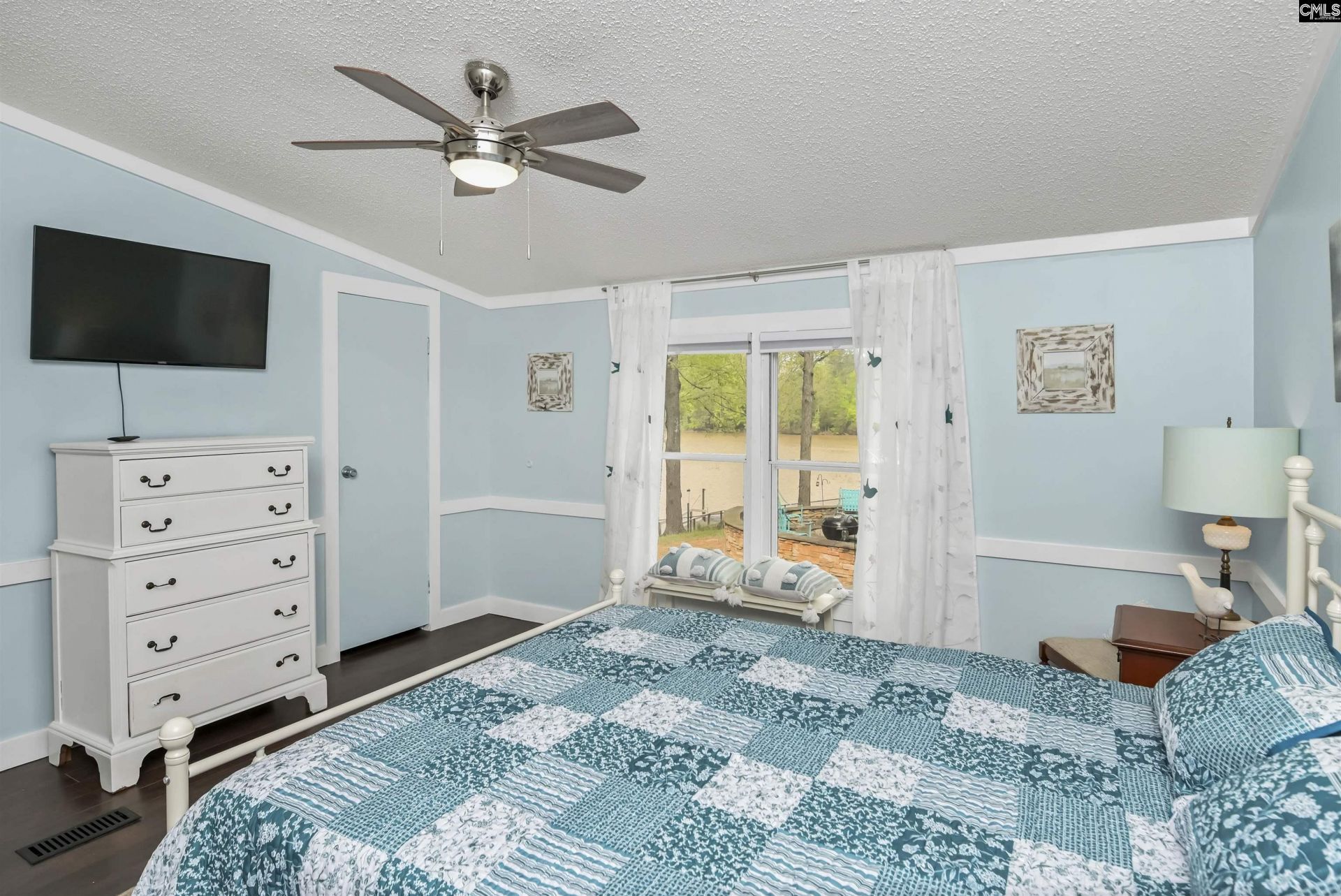 2075 Great North Road  Photo 25