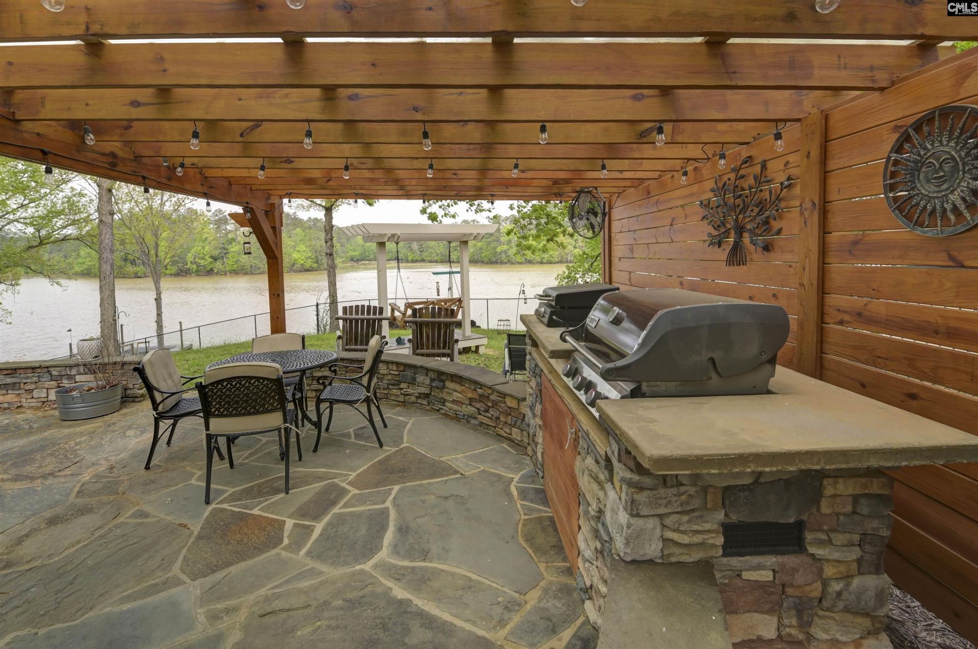 2075 Great North Road  Photo 4