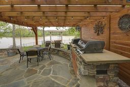 2075 Great North Road  photo 4