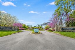 1198 Bridgeview Lane photo 4