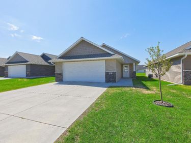 446 Lake Trail, Winsted, MN 55395