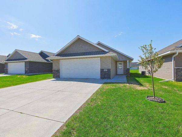 446 Lake Trail, Winsted, MN 55395