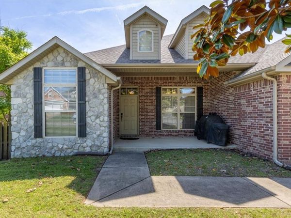 1939 N Batsford Drive , Fayetteville, AR 72704