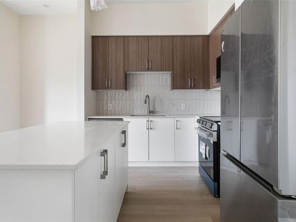 777 Station Ave, Unit #610, Langford, BC V9B 2S1