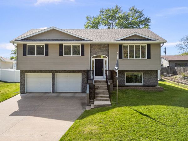 2914 44TH Street , Rock Island, IL 61201
