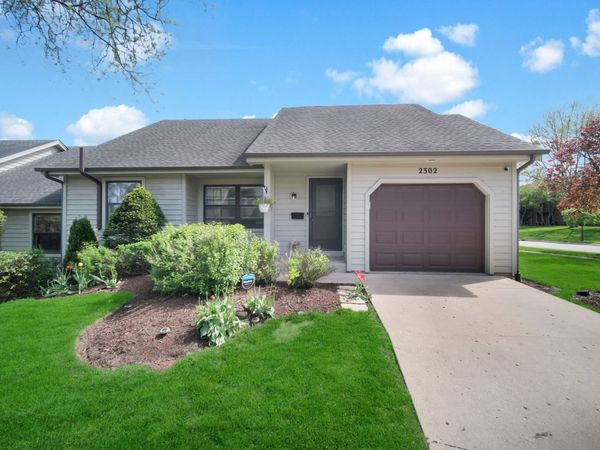 2302 Robin Lane , Elgin, IL 60123