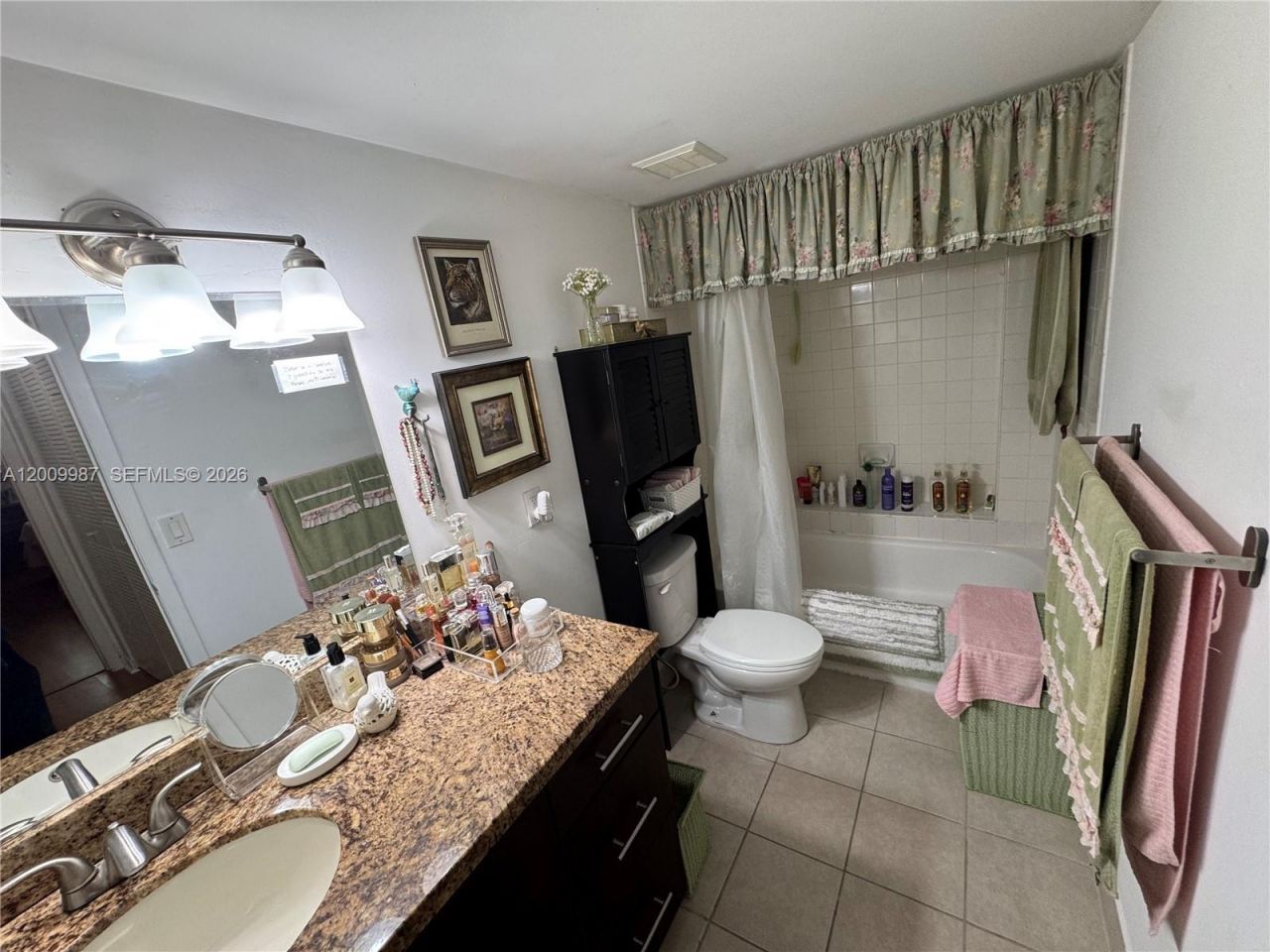 8225 Lake Dr , Unit 404, Doral, FL 33166 Photo