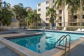 8225 Lake Dr , Unit 404, Doral, FL 33166 Photo
