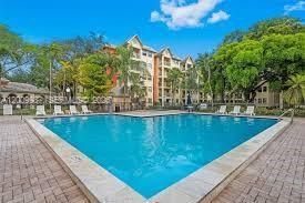 8225 Lake Dr , Unit 404, Doral, FL 33166 Photo