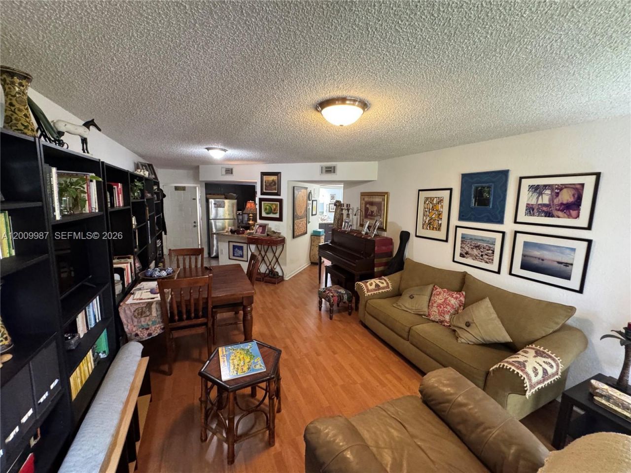 8225 Lake Dr , Unit 404, Doral, FL 33166 Photo