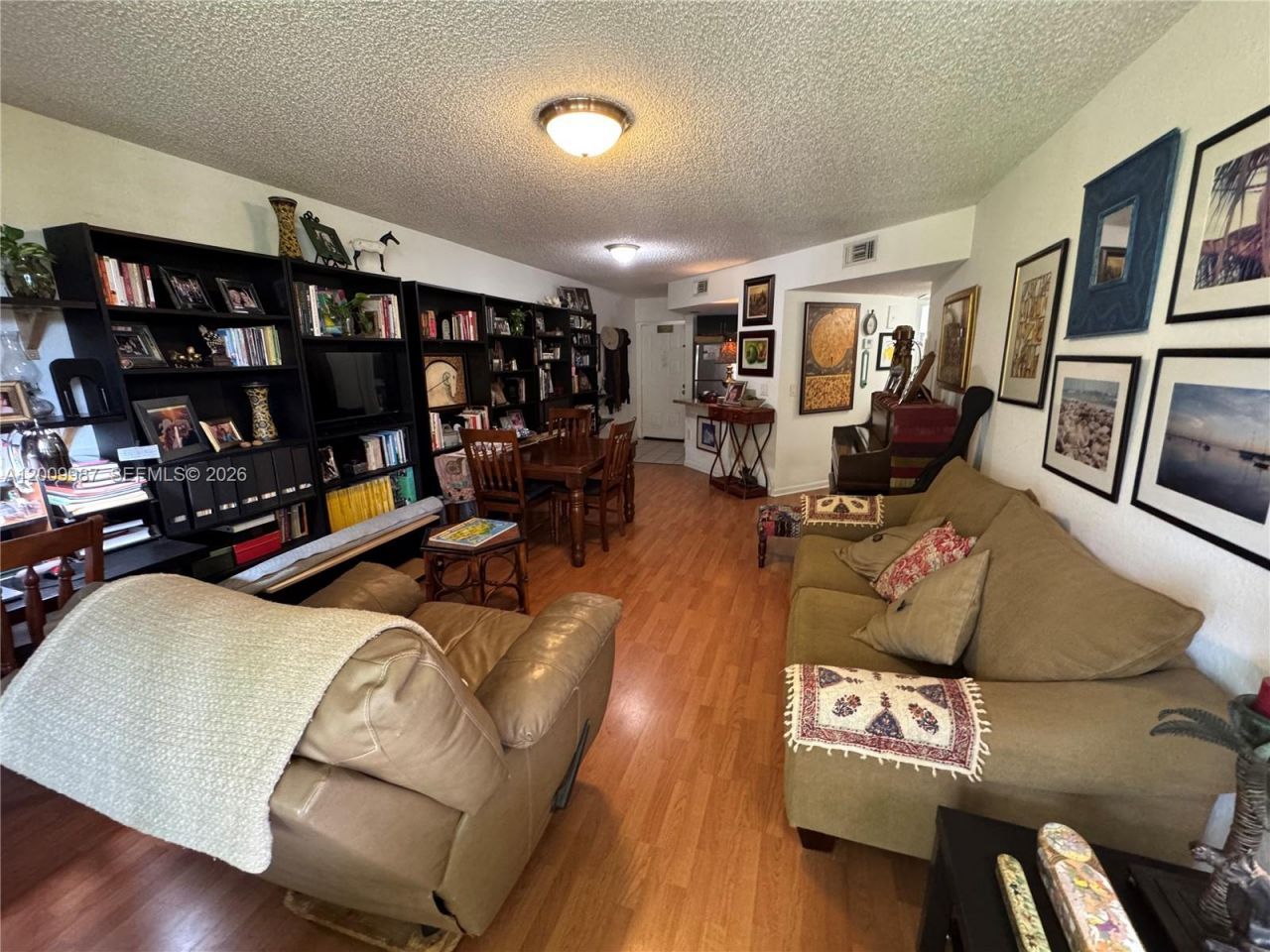 8225 Lake Dr , Unit 404, Doral, FL 33166 Photo