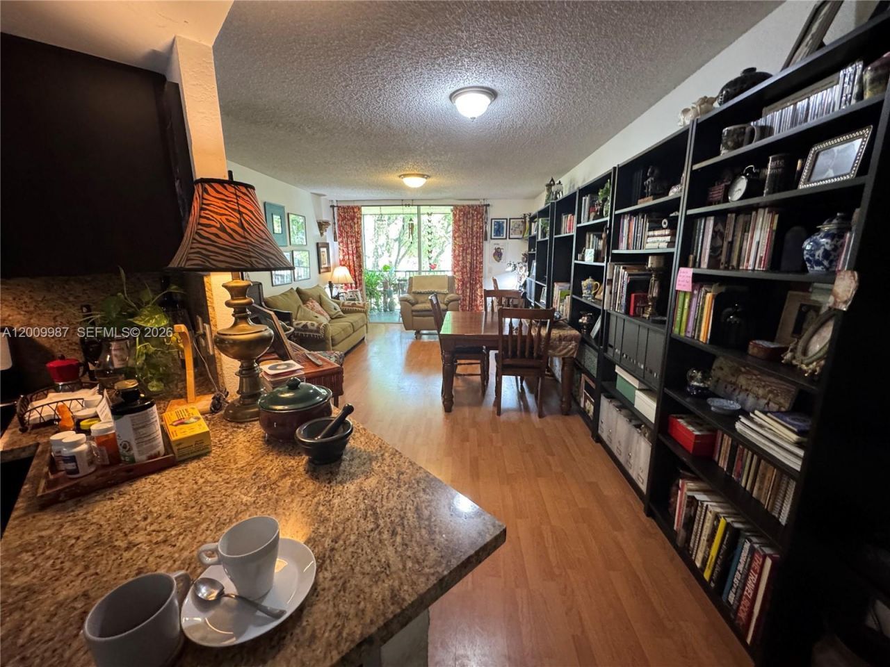8225 Lake Dr , Unit 404, Doral, FL 33166 Photo